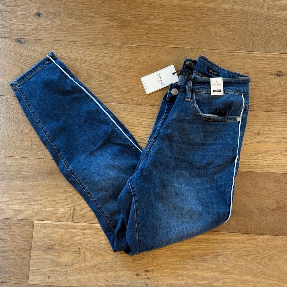 NWT Judy Blue Mid Rise Skinny Fit Jeans - 14w